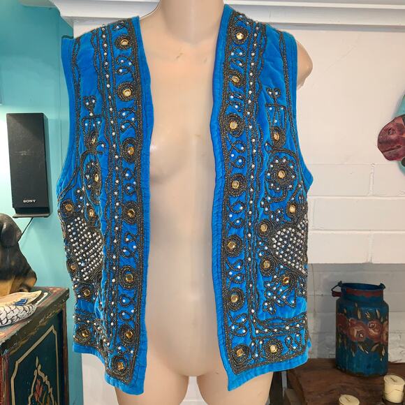 VINTAGE 60’s/70’s QUILTED VELVET VEST BEADED, MIRRORS, PEARLS FESTIVAL - Picture 3 of 8